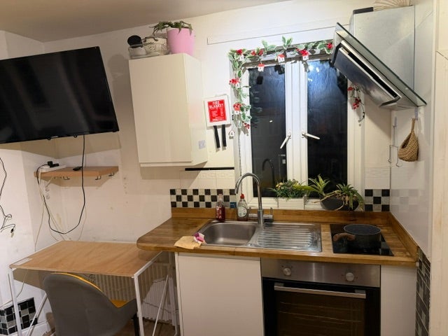 Flat Leyton Grange in Greater London