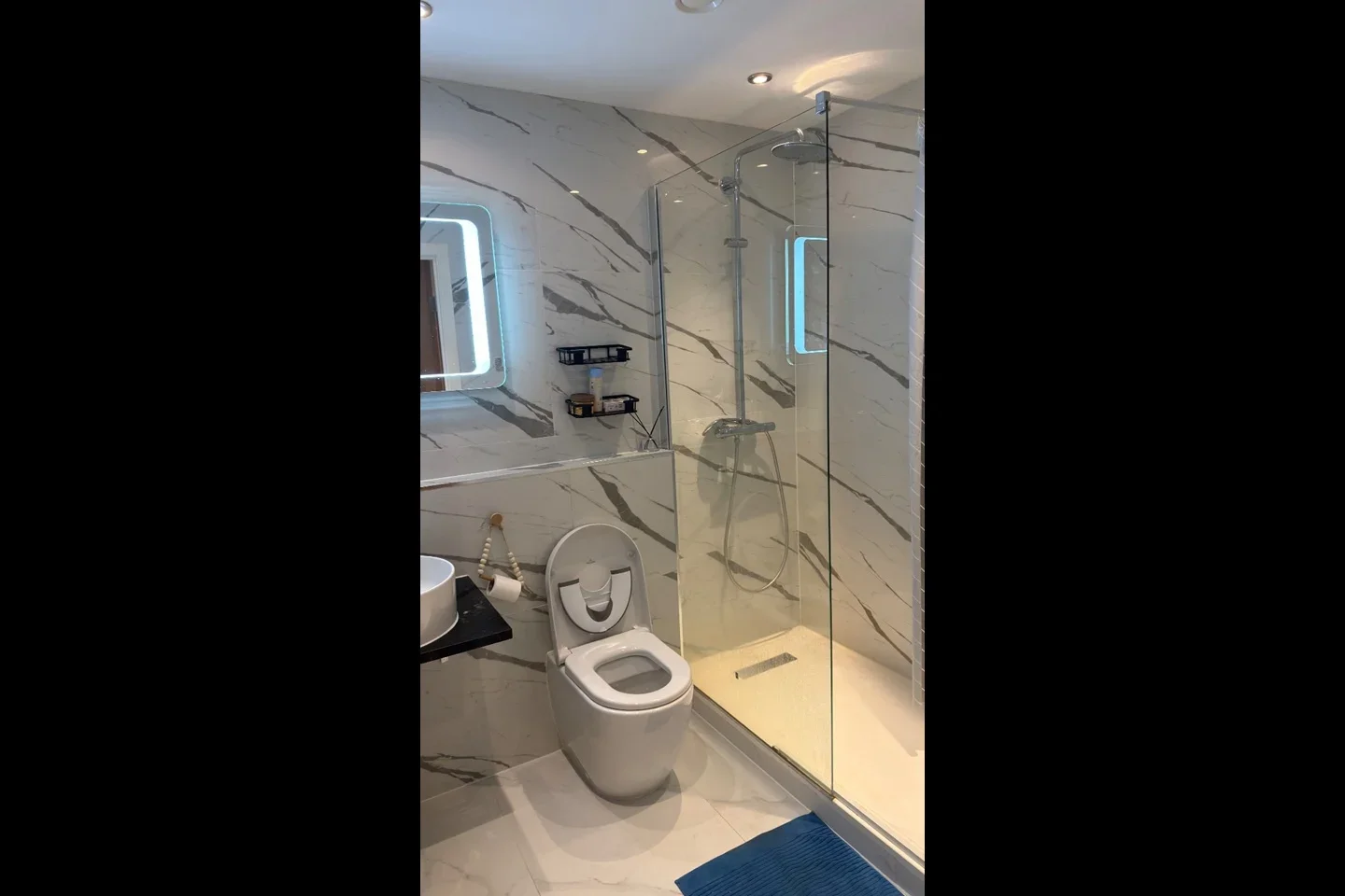 Room Mercer Walk in Greater London