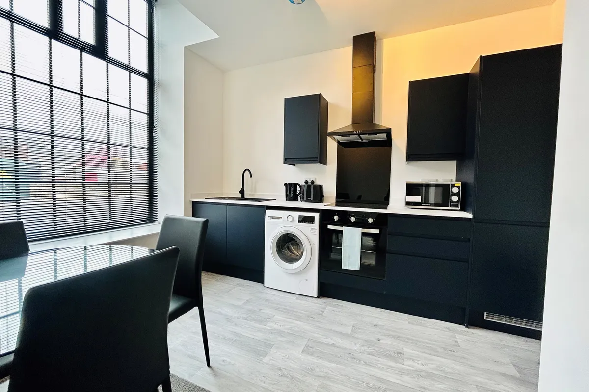 Flat Huxley Close in Derby