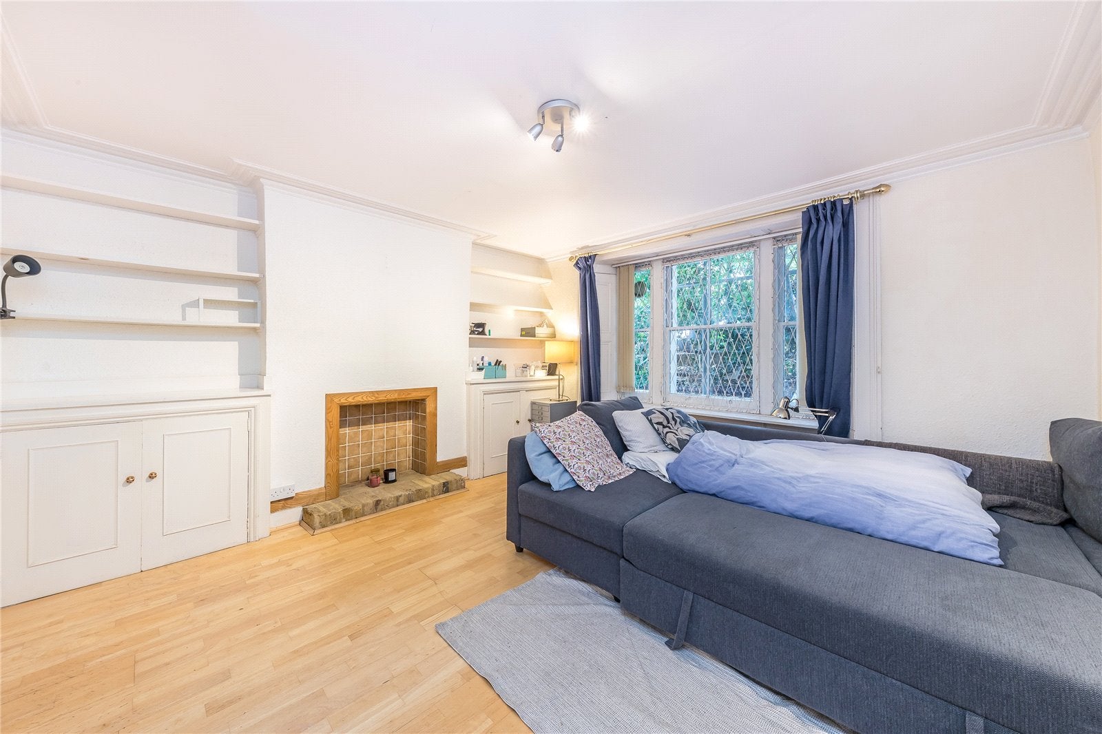 Flat Thorne Road in Greater London
