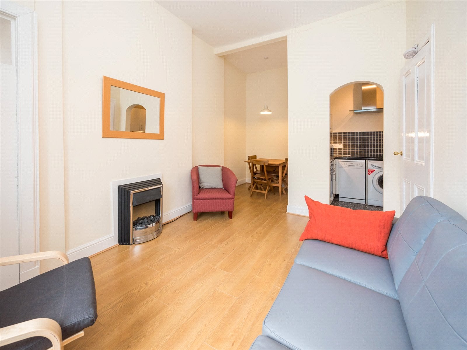 Flat Gorgie Road in City of Edinburgh