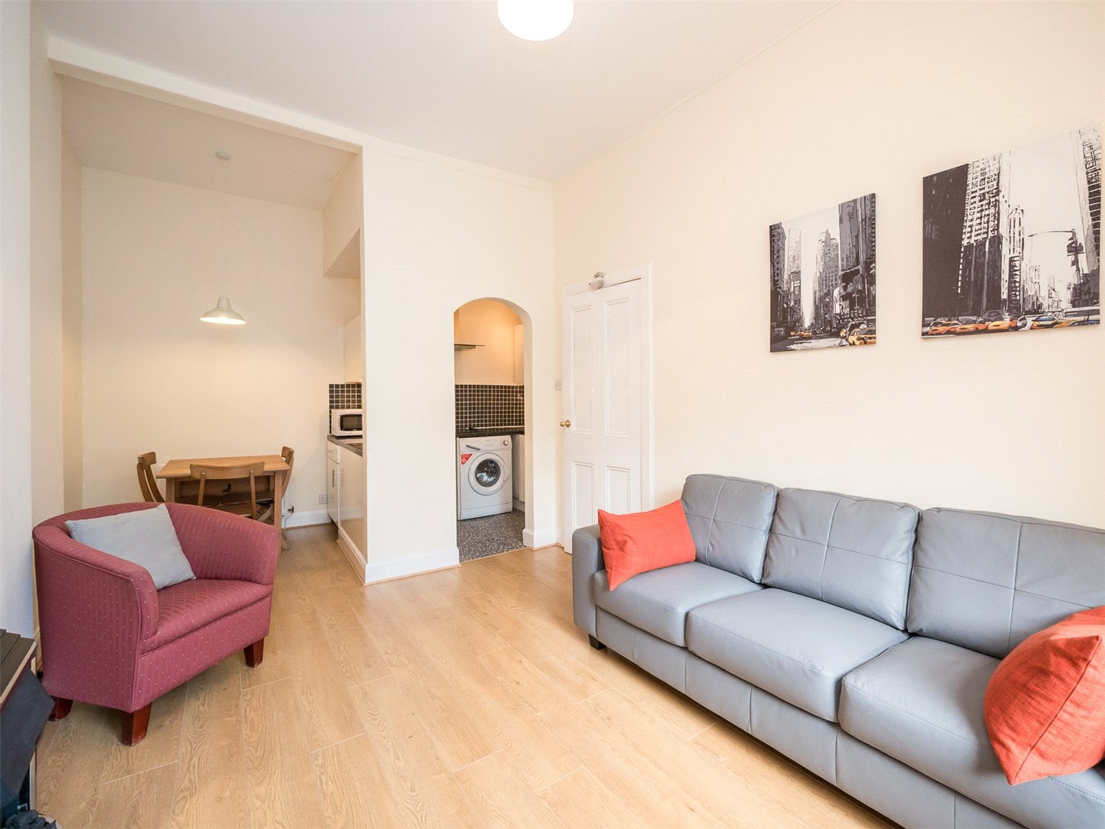 Flat Gorgie Road in City of Edinburgh