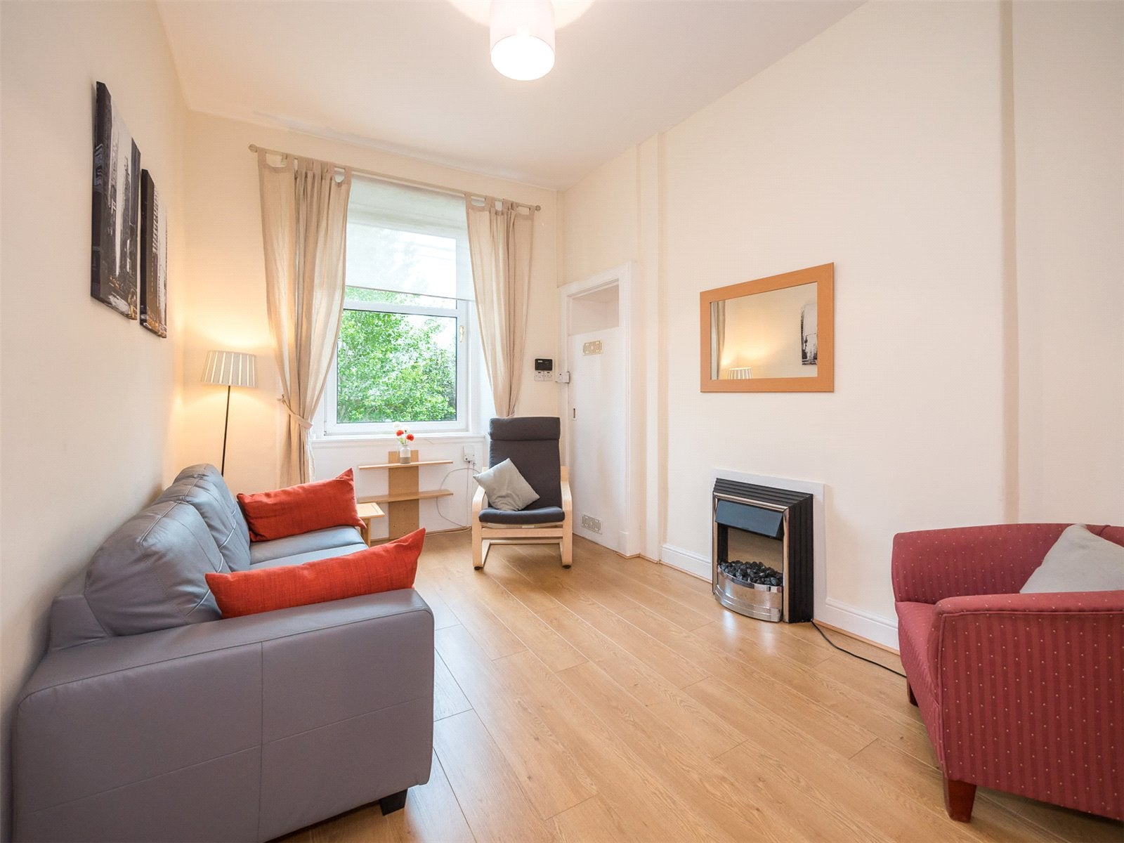 Flat Gorgie Road in City of Edinburgh