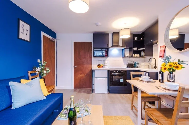 Flat Barthomley Crescent in Crewe