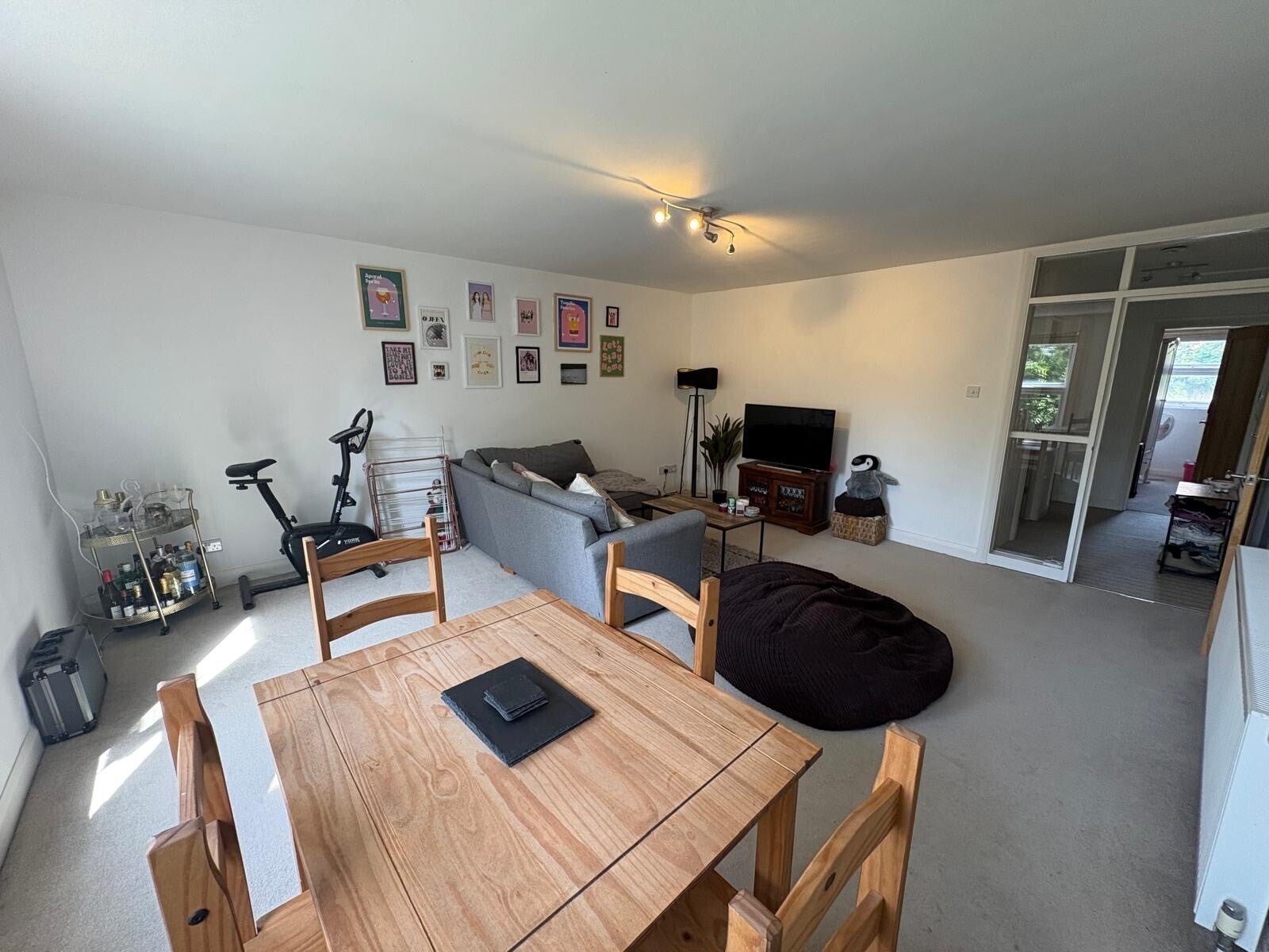 Flat Alma Court in Bristol