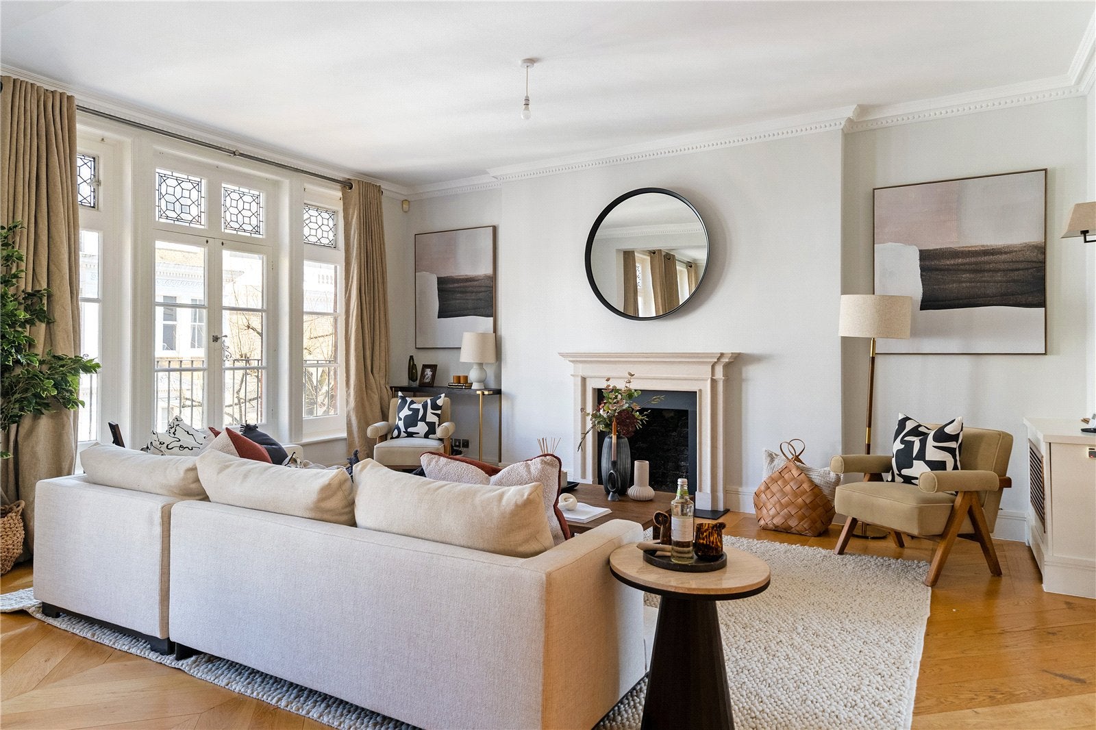 Flat Linden Gardens in Greater London