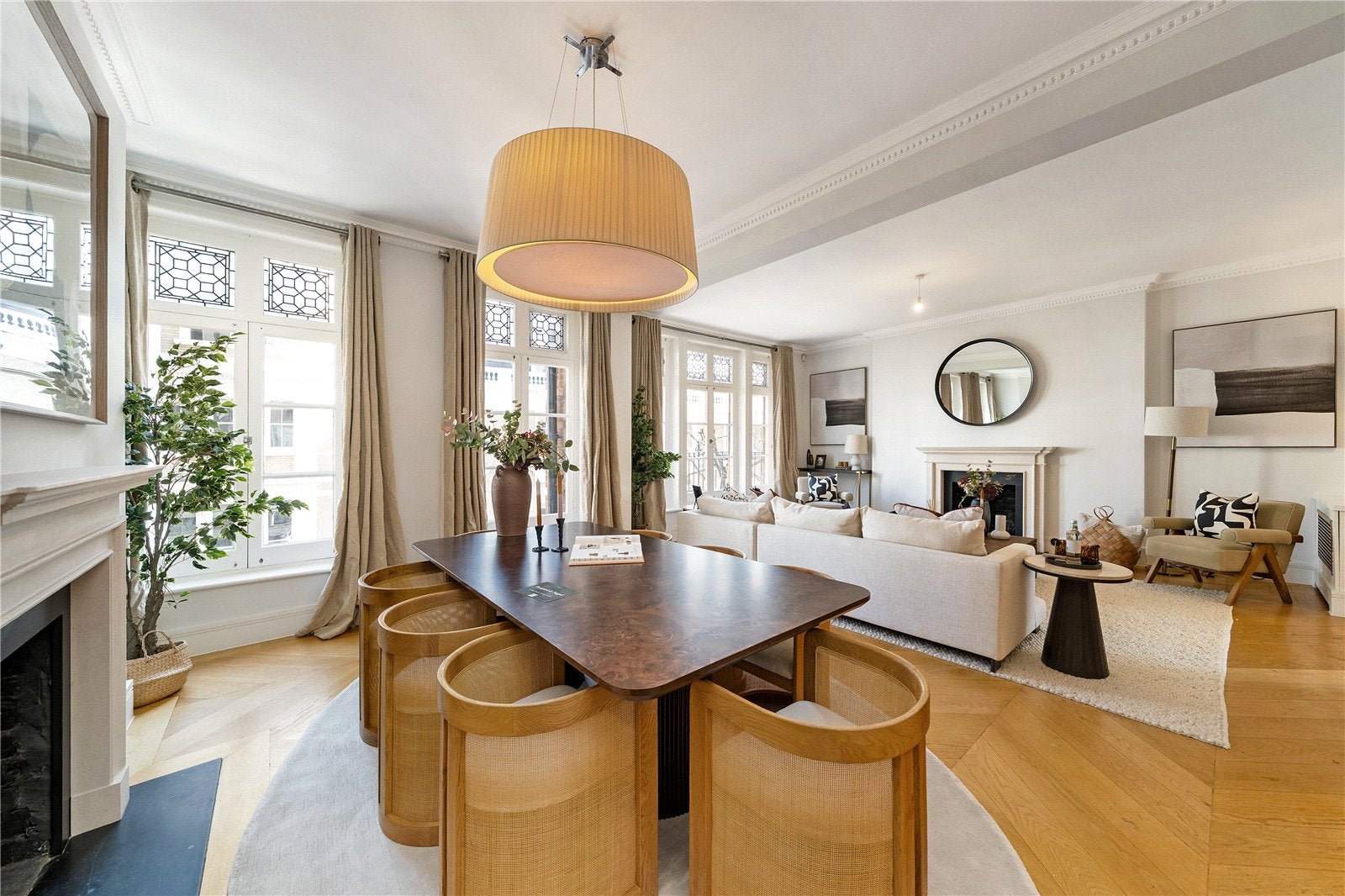 Flat Linden Gardens in Greater London