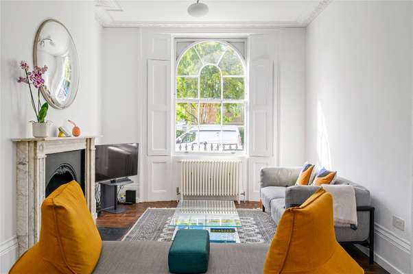 House Gibson Square in Greater London