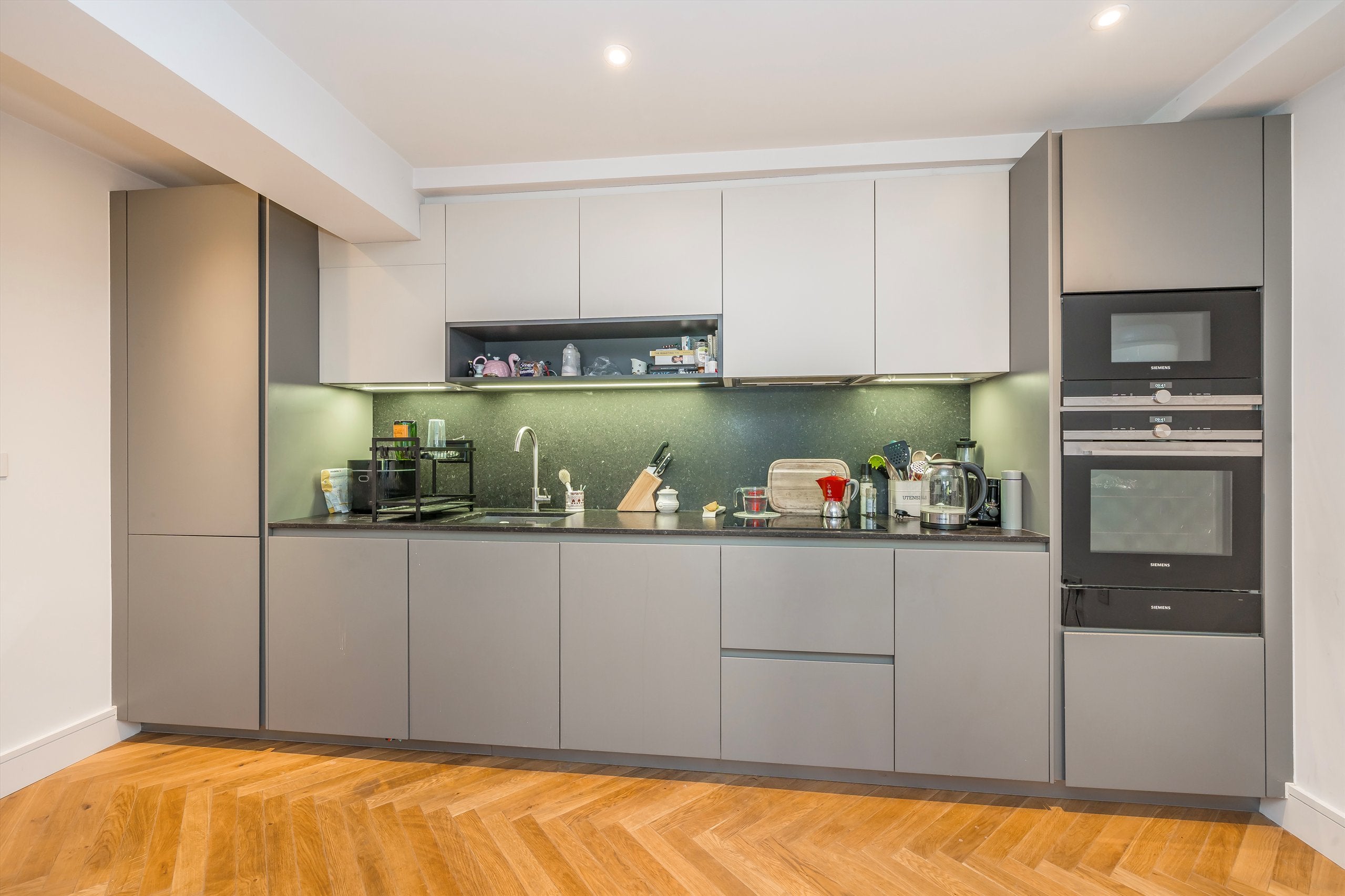 Flat Atalanta Street in Greater London