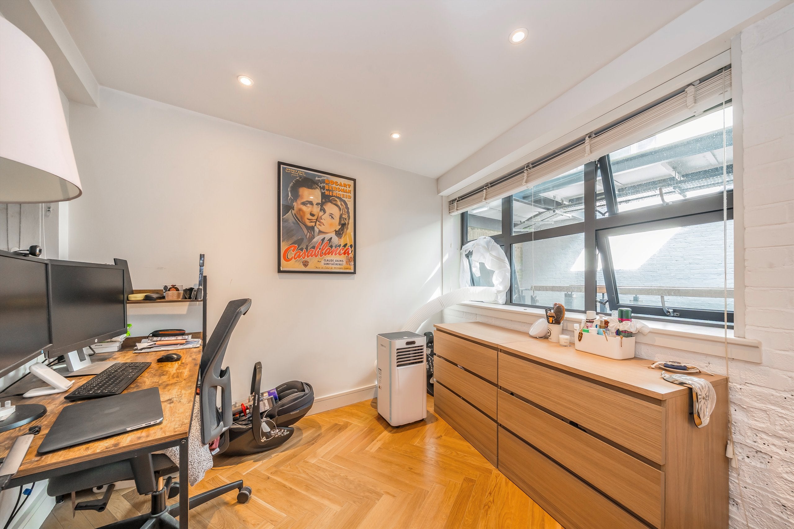 Flat Atalanta Street in Greater London