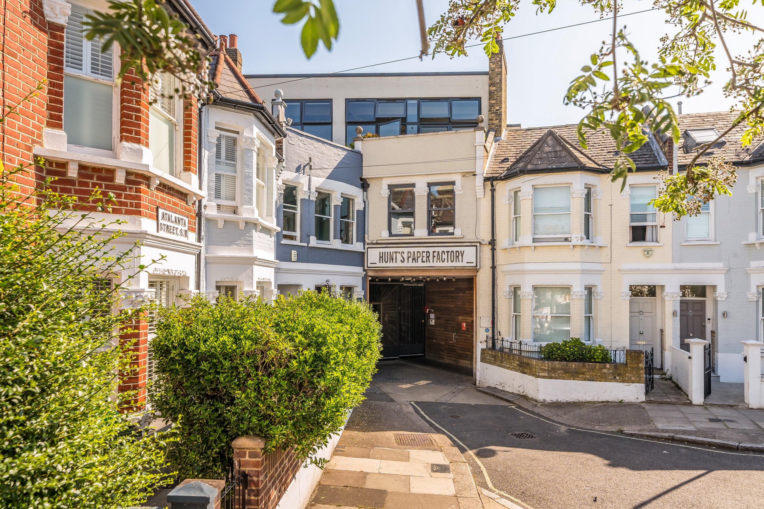 Flat Atalanta Street in Greater London