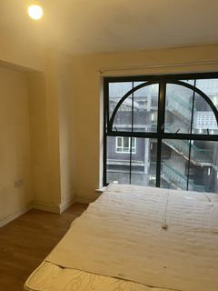 Flat Middlesex Street in Greater London