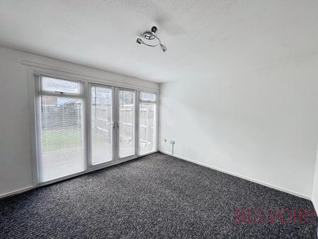 House Pitcairn Close in Nottingham