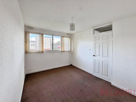 House Pitcairn Close in Nottingham