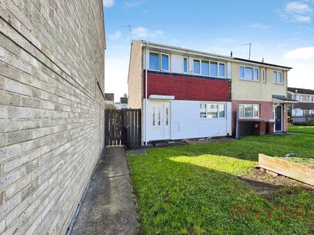 House Pitcairn Close in Nottingham