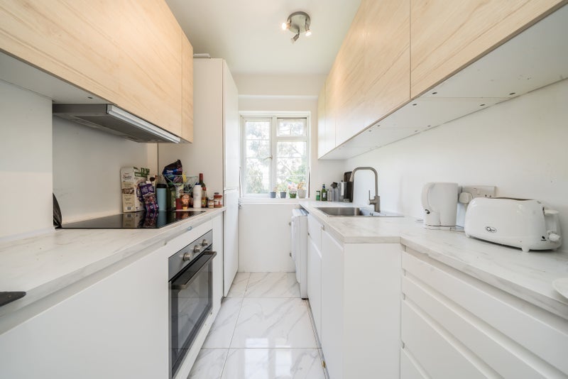 Room Chiswick Village in Greater London