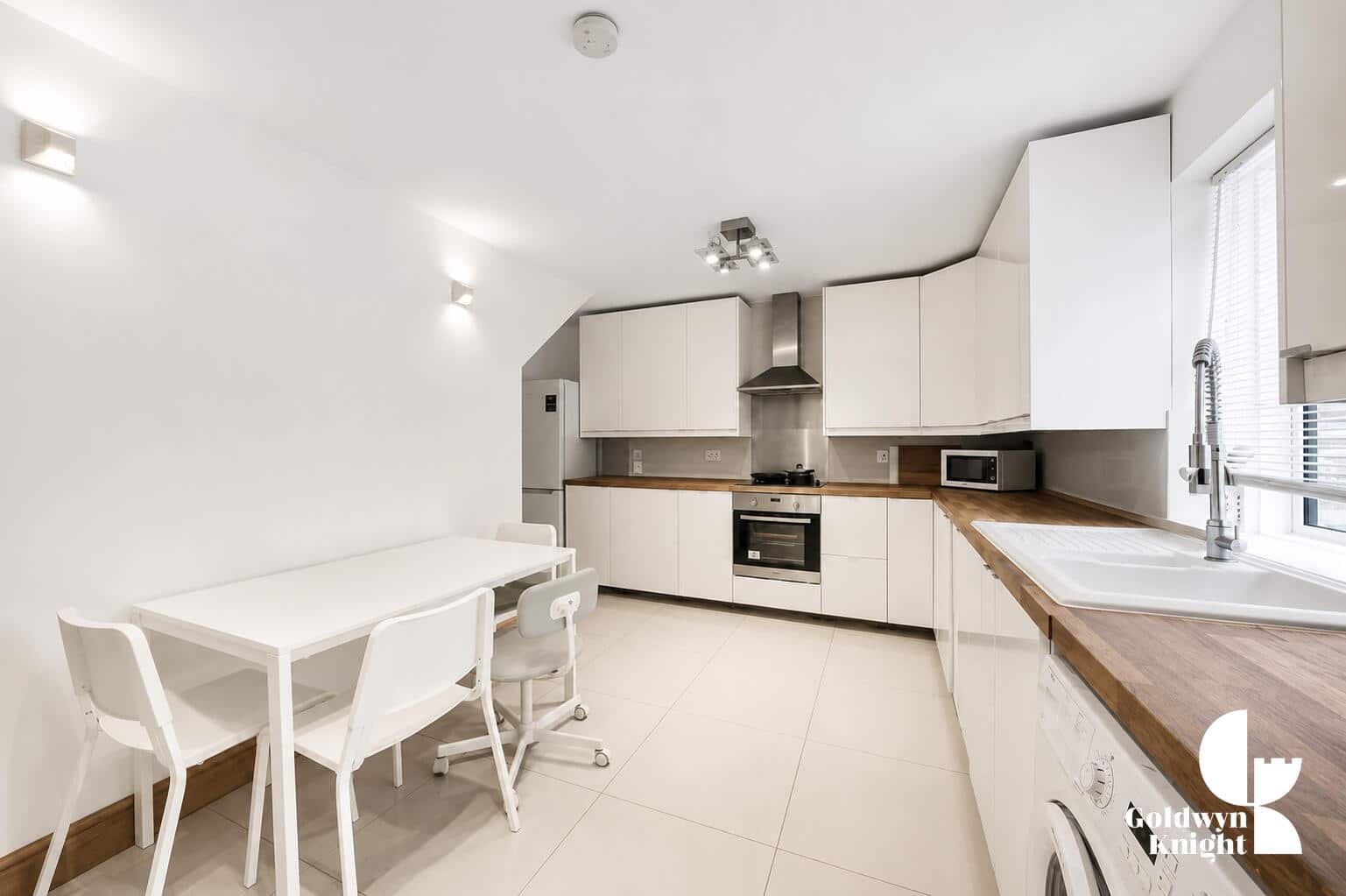 Flat Abbey Gardens in City of Westminster