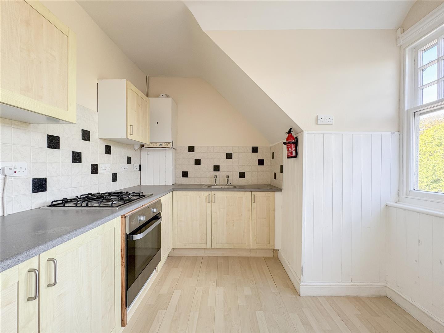 Flat Amherst Gardens in St Leonards