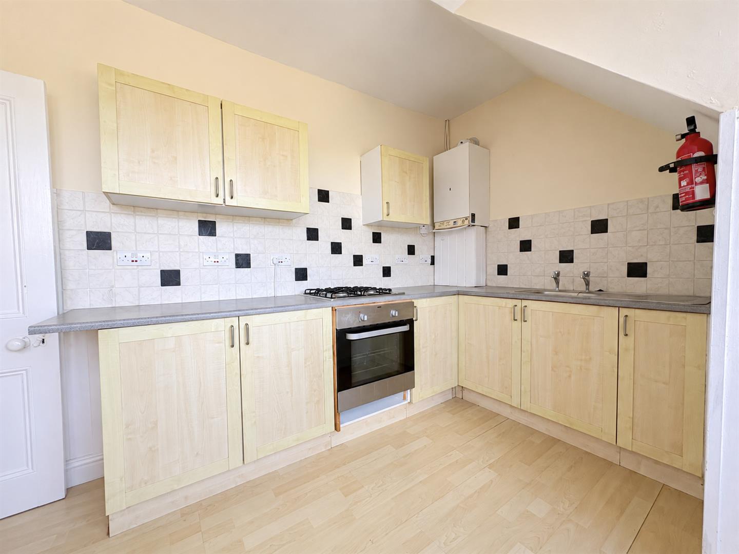 Flat Amherst Gardens in St Leonards