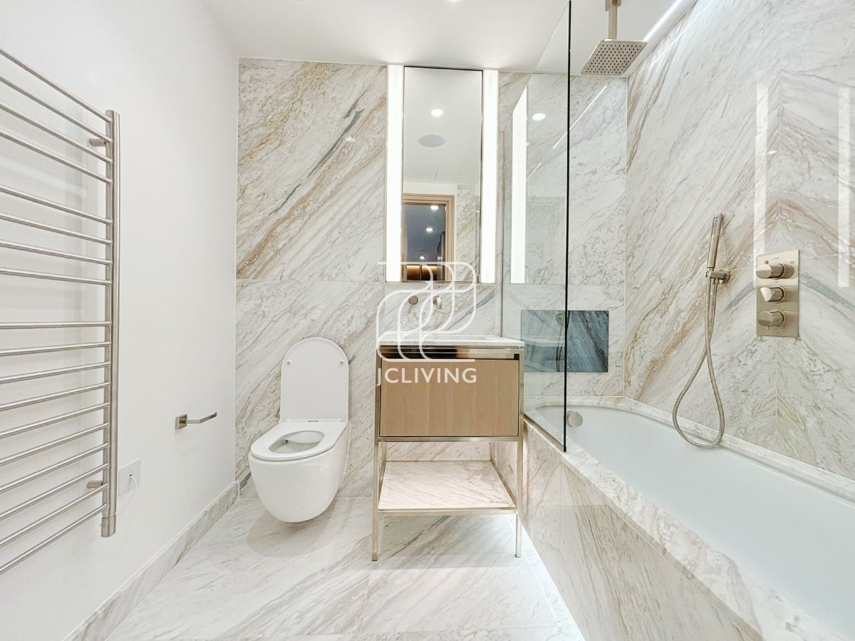 Flat St Clare Street in City of London