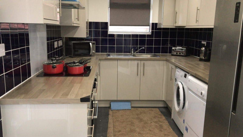 Room Fane Way in Maidenhead