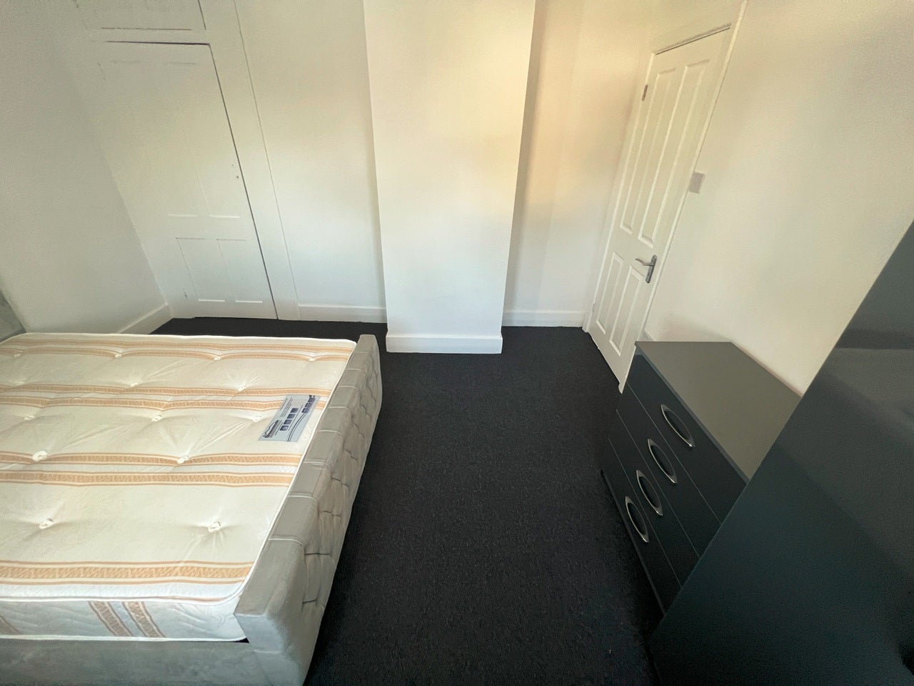 Room Wright Place in Greater London