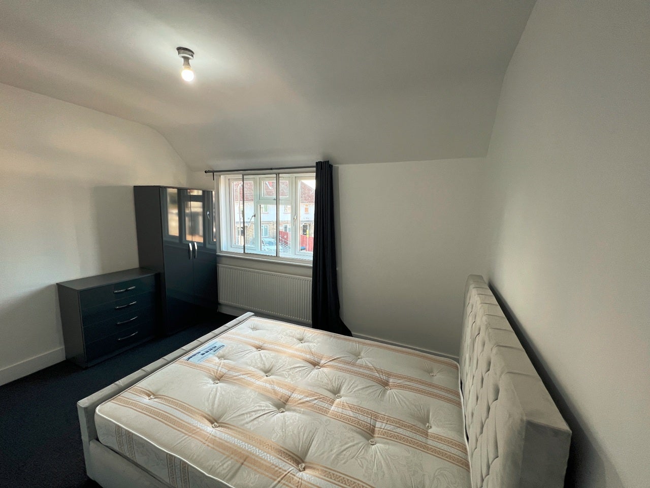 Room Wright Place in Greater London