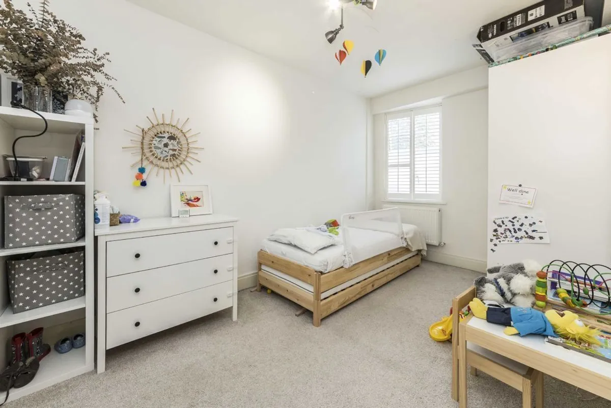 Flat Wellesley Road in Greater London