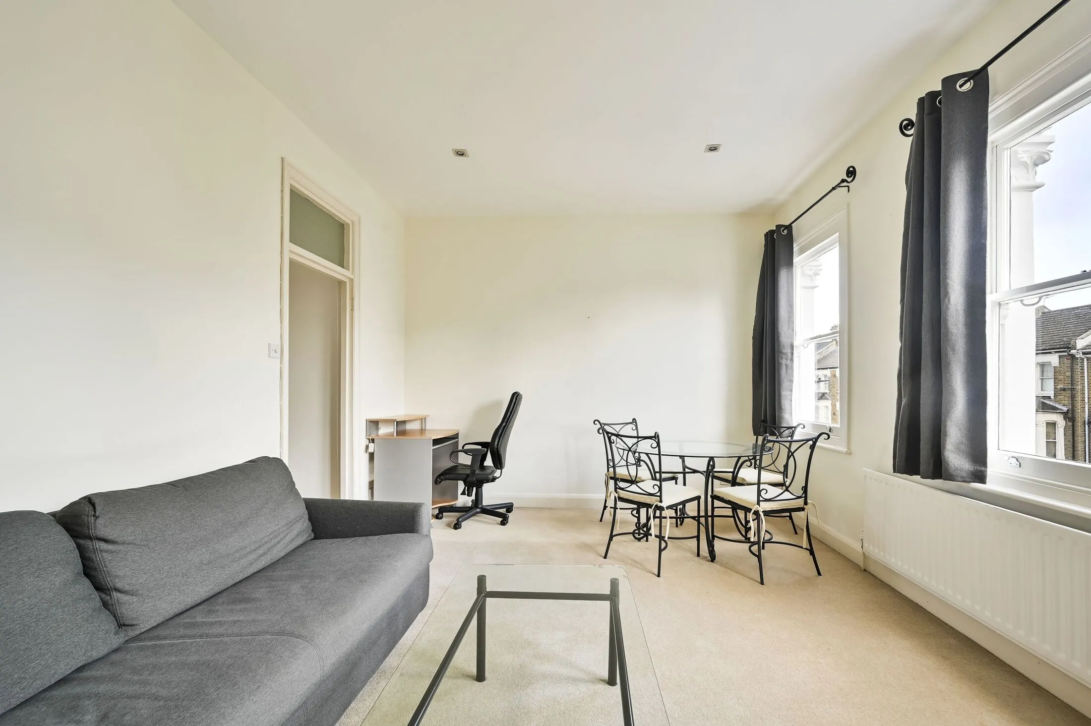 Flat Saltram Crescent in City of Westminster