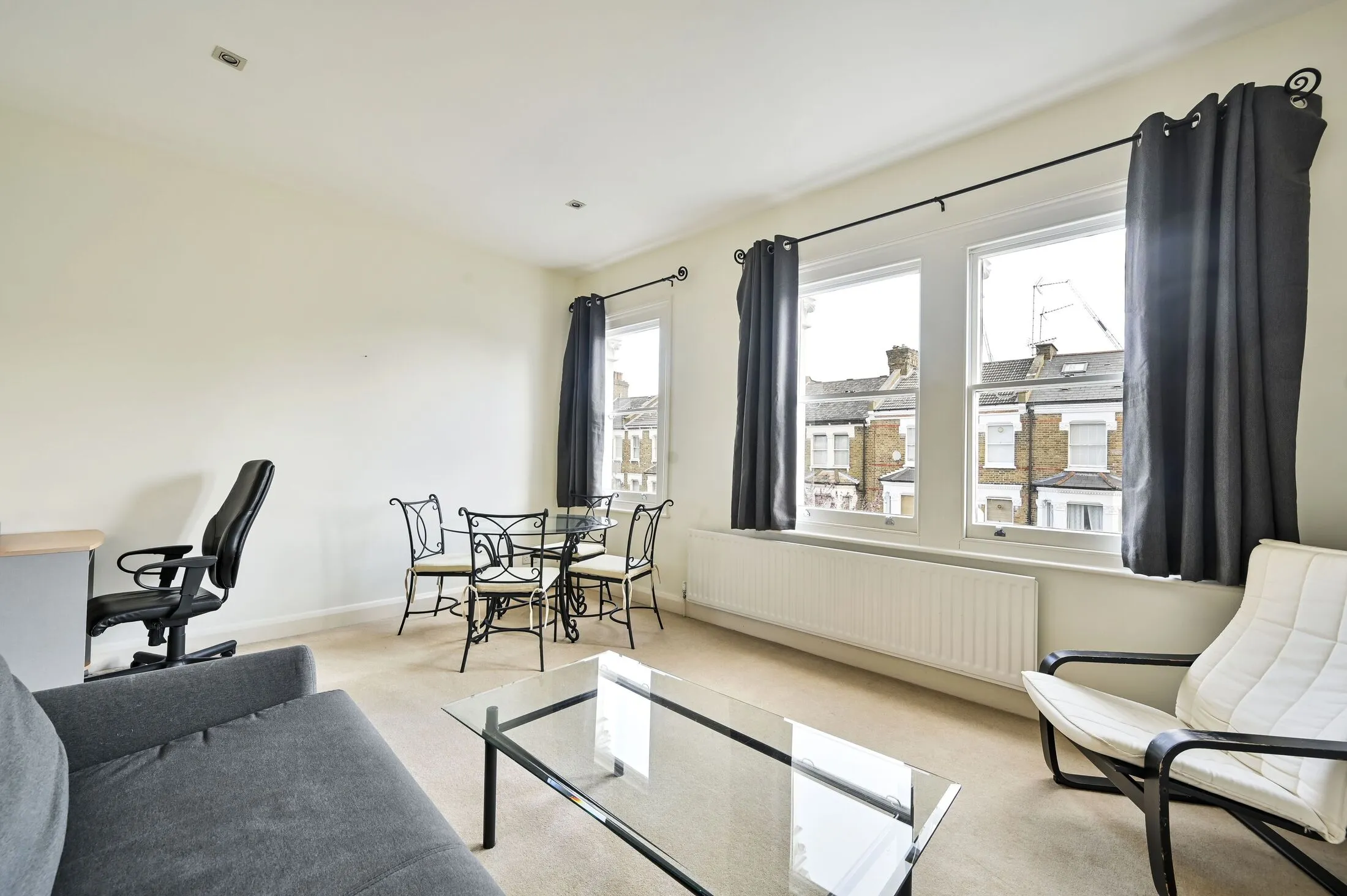 Flat Saltram Crescent in City of Westminster