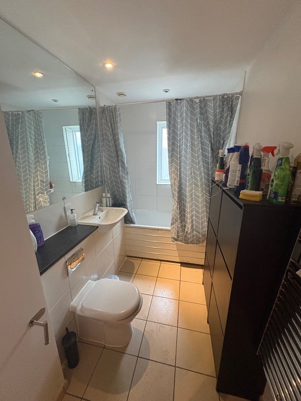 Room Talwin Street in Greater London