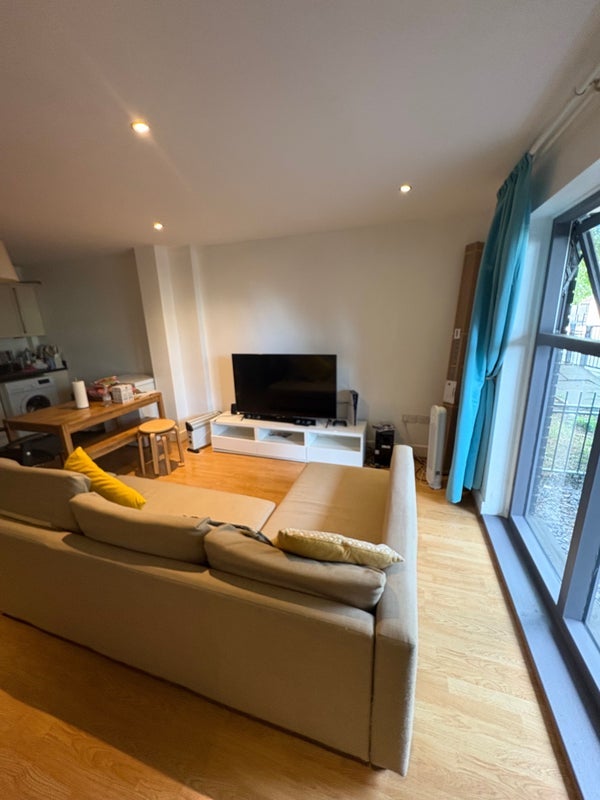 Room Talwin Street in Greater London