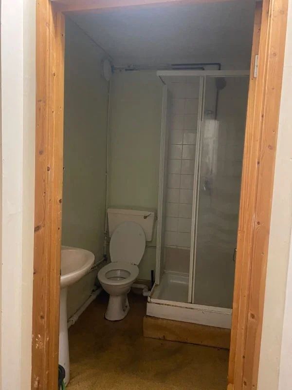 Room Knight's Hill in Greater London