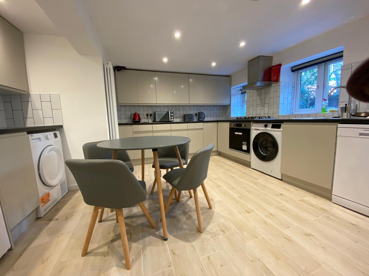 Room Myrdle Street in Greater London