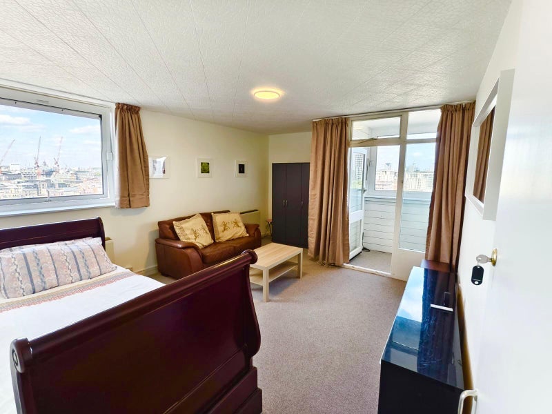 Room Regency Street in City of Westminster