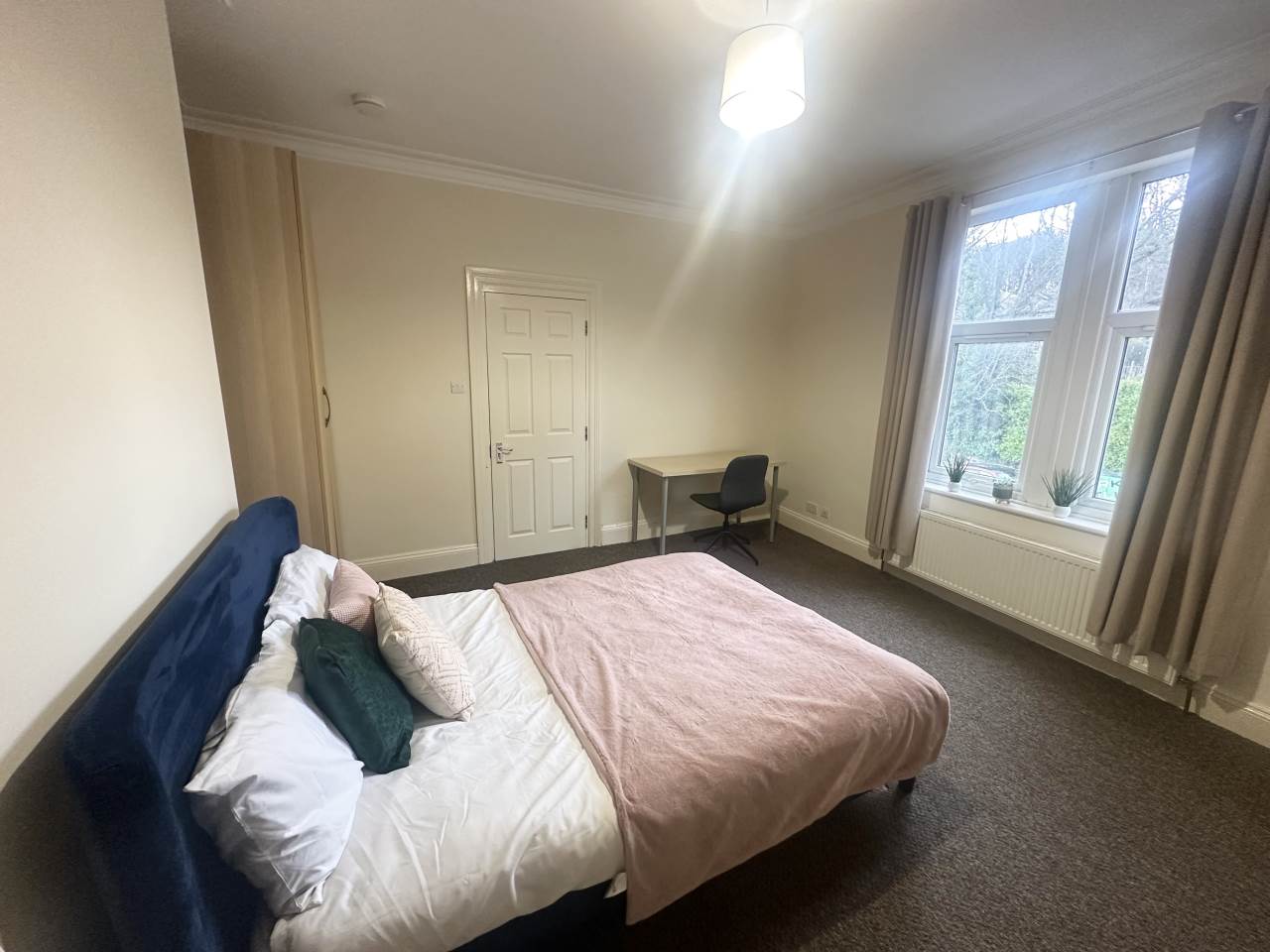 Room Morris Lane in Leeds