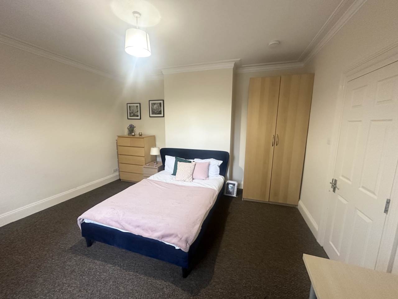 Room Morris Lane in Leeds