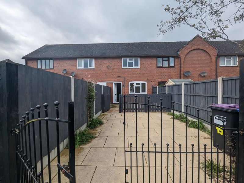 House Compton Mews in Ford