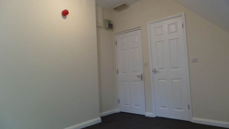Flat Ashburnham Road in Luton