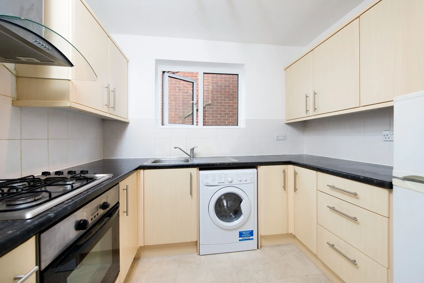 Flat Great Central Avenue in Greater London