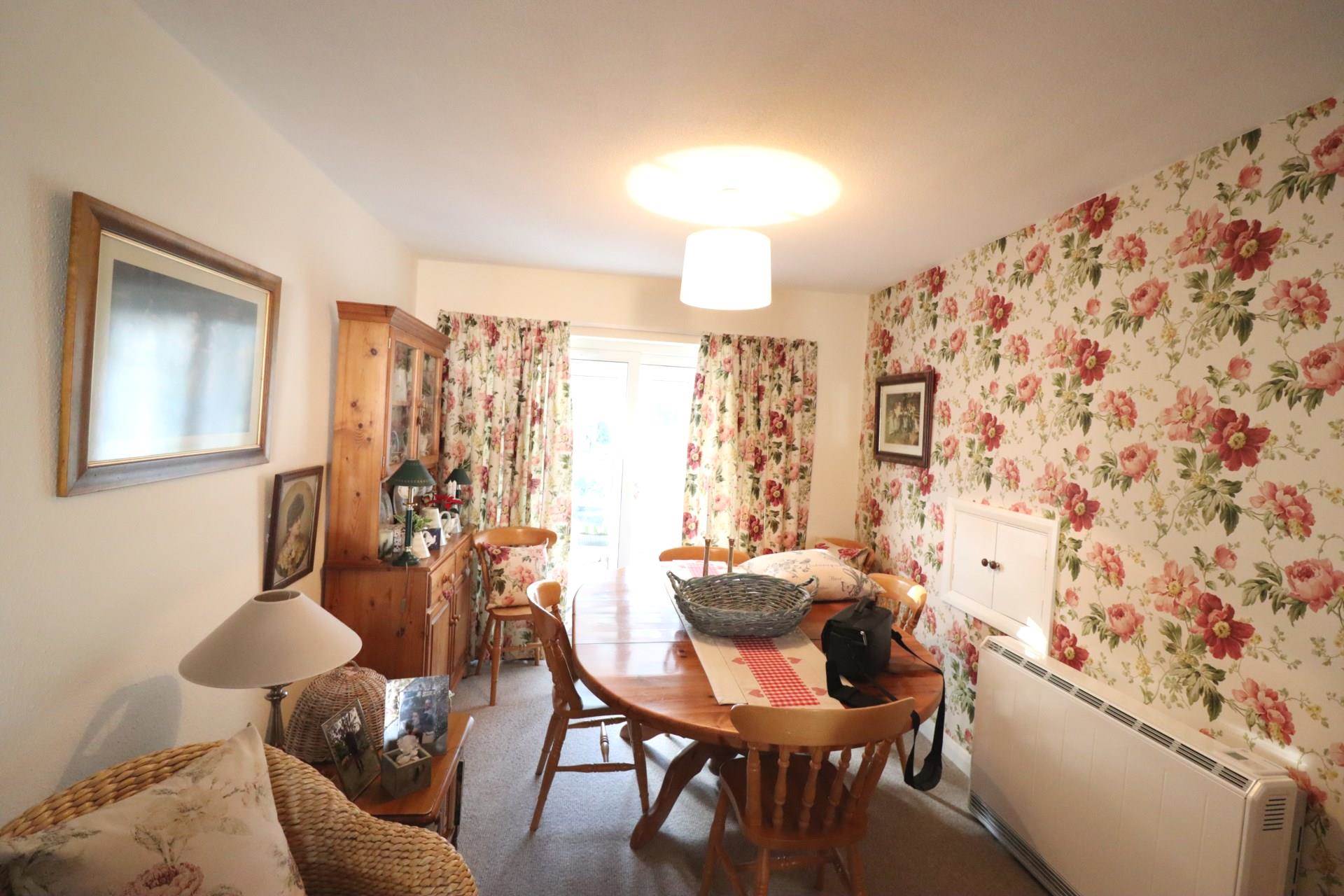 House Deeds Grove in High Wycombe