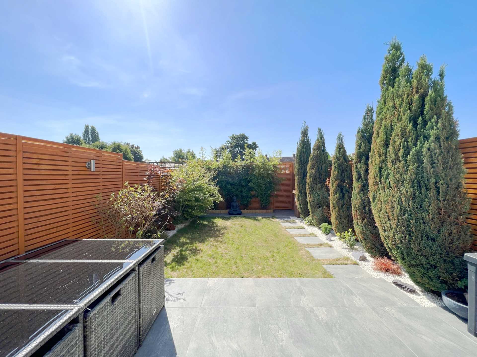 House Westmount Close in Greater London