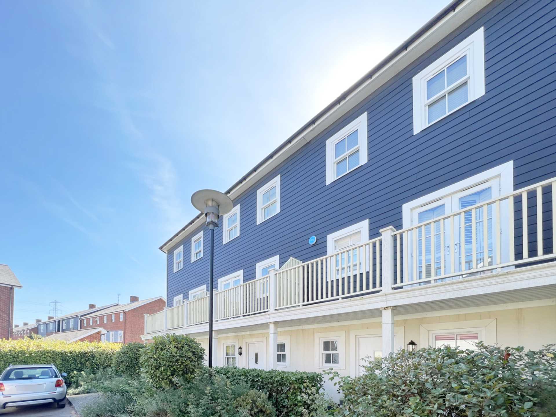 House Westmount Close in Greater London