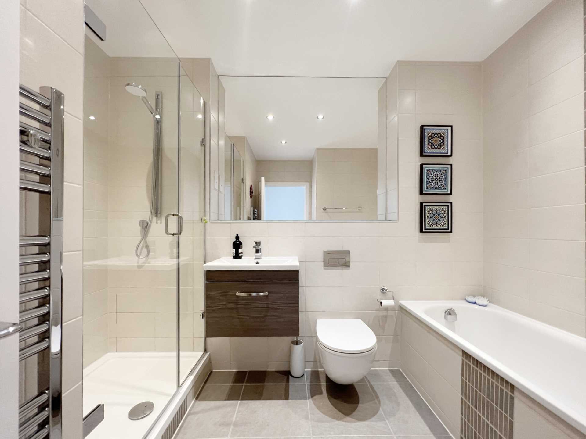 House Westmount Close in Greater London