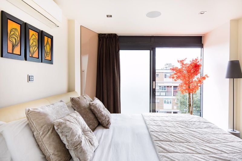 Flat Redmans Road in Greater London