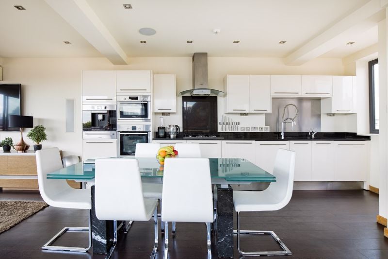 Flat Redmans Road in Greater London
