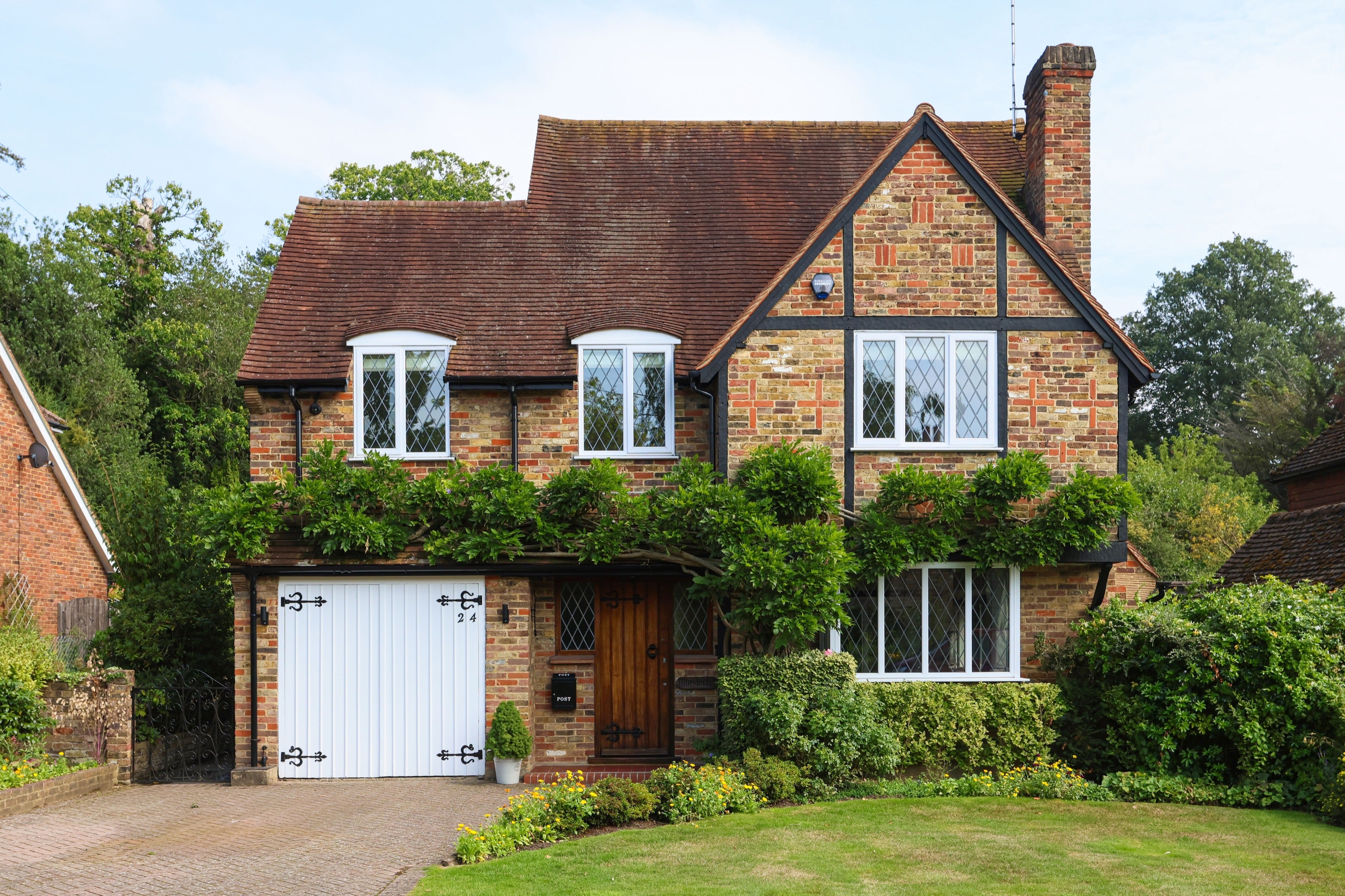House Riverside Drive in Elmbridge