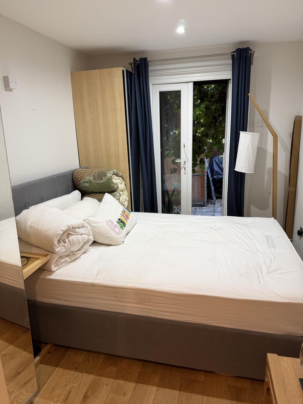 Room Gunter Grove in Greater London