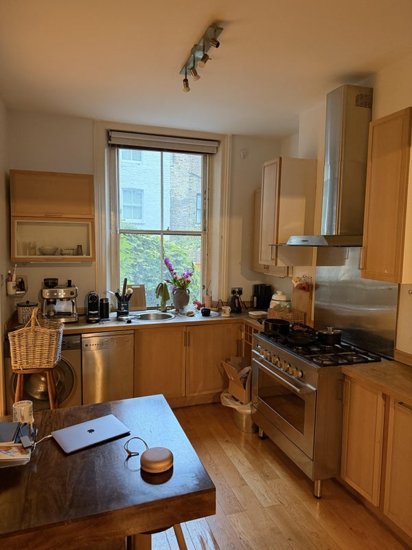 Room Gunter Grove in Greater London