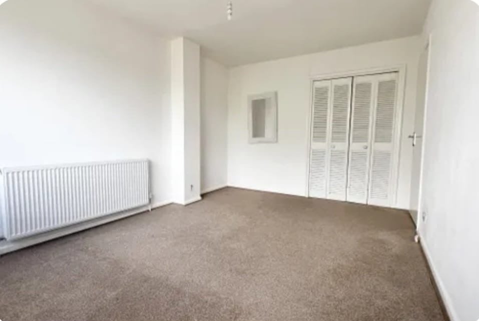 Flat Stonegrove in Greater London